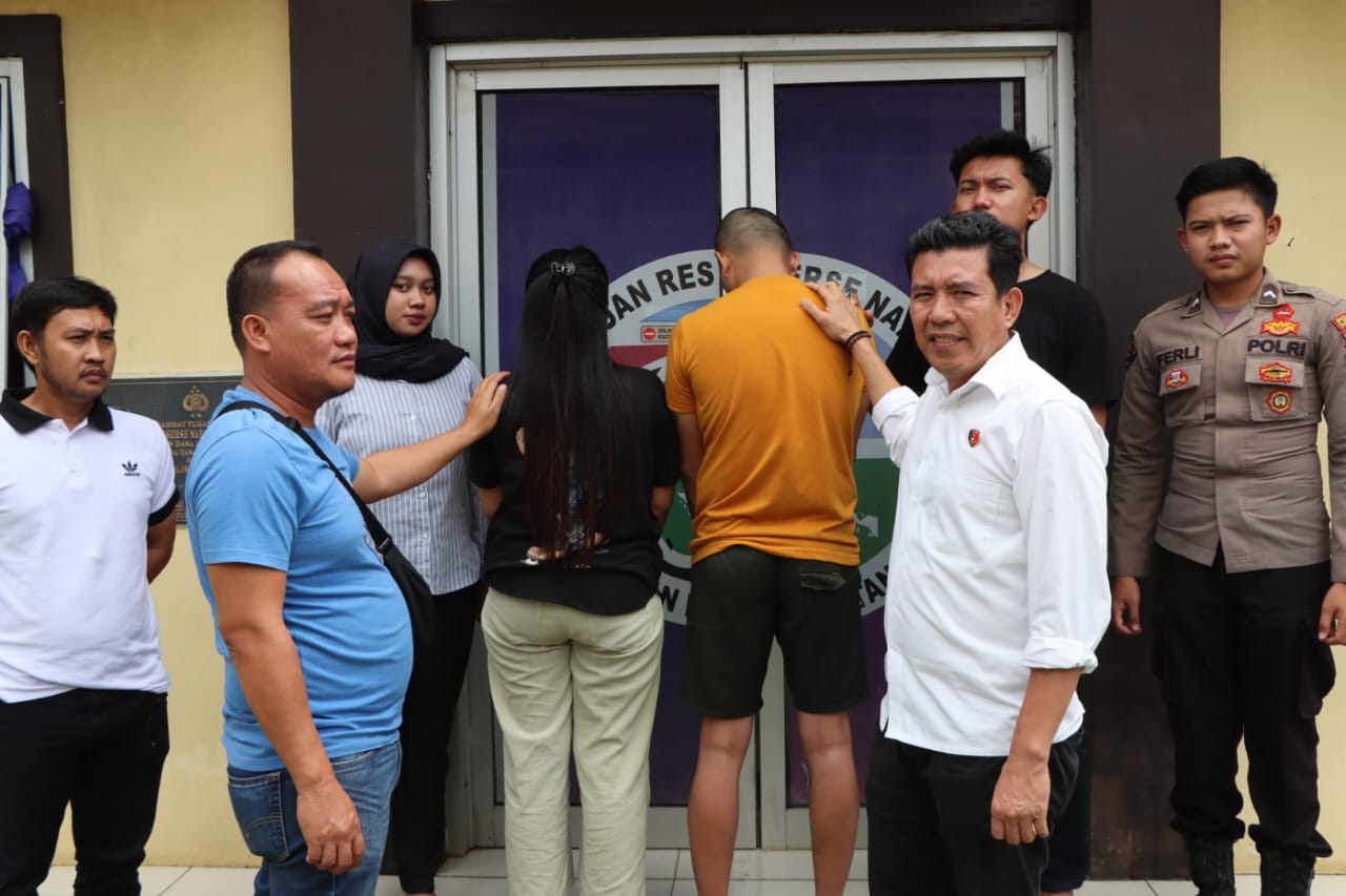 Jual Narkoba, Polisi Tangkap Pasutri Asal Pringsewu Dirumah Kontrakan Pasar Madang