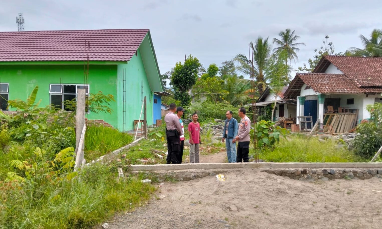 SMP PGRI 1 Sudimoro Tutup Akses Jalan Warga, Kapolsek Semaka : Kami Akan Gelar Mediasi