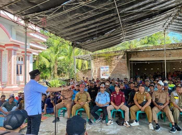Bupati Lampung Barat Parosil Mabsus Pastikan Tidak Ada Instruksi Penurunan Petani Dari Wilayah TNBBS Imbas Adanya Konflik Satwa Liar