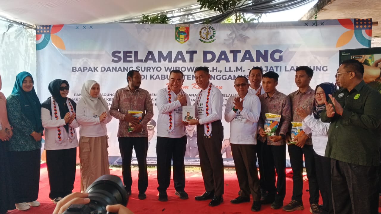 Kejari dan Pemkab Tanggamus Teken MoU Pengawalan dan Pengamanan Dana Desa