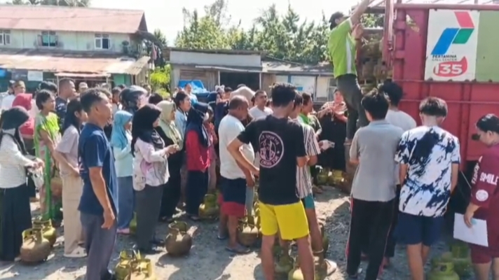 Pemkab Tanggamus Gelar Operasi Pasar Murah Elpiji 3 Kilogram