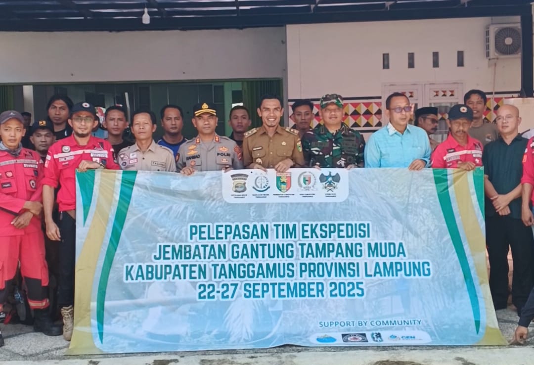 Wakil Bupati Tanggamus Lepas Rombongan Ekspedisi Jembatan Gantung Tampang Muda