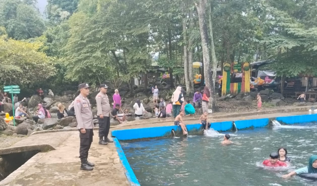 Polsek Sumberejo Laksanakan Pengamanan Objek Wisata di Libur Natal 2025
