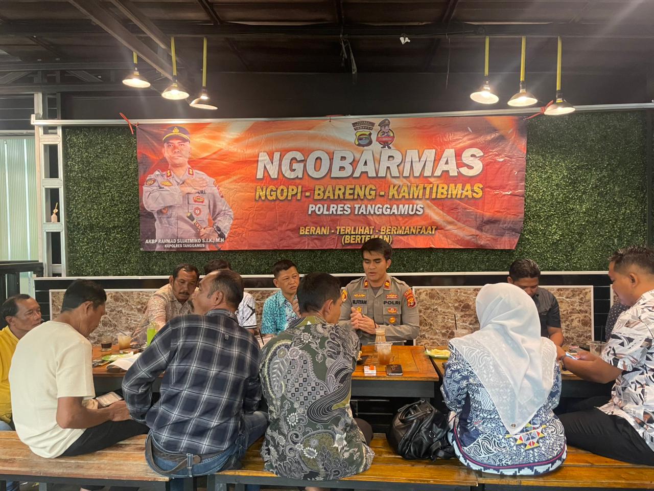 Ngobarmas Polsek Talangpadang, Kapolsek Ajak Aparat Pekon Waspadai Hoaks dan Gangguan Kamtibmas