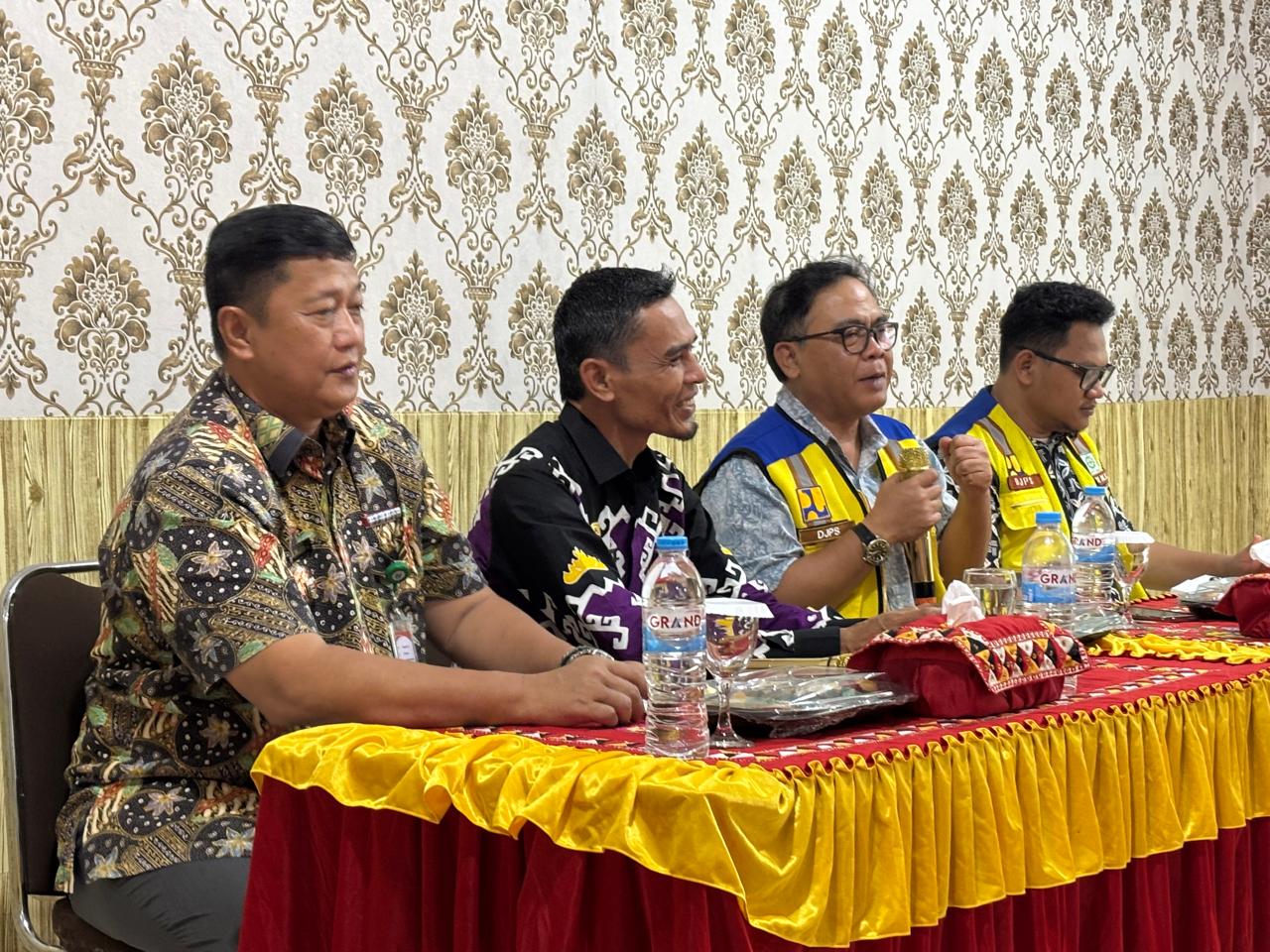 Wabup Tanggamus dan Tim Percepatan Pembangunan Daerah Tinjau Calon Lokasi RSUD Talang Padang