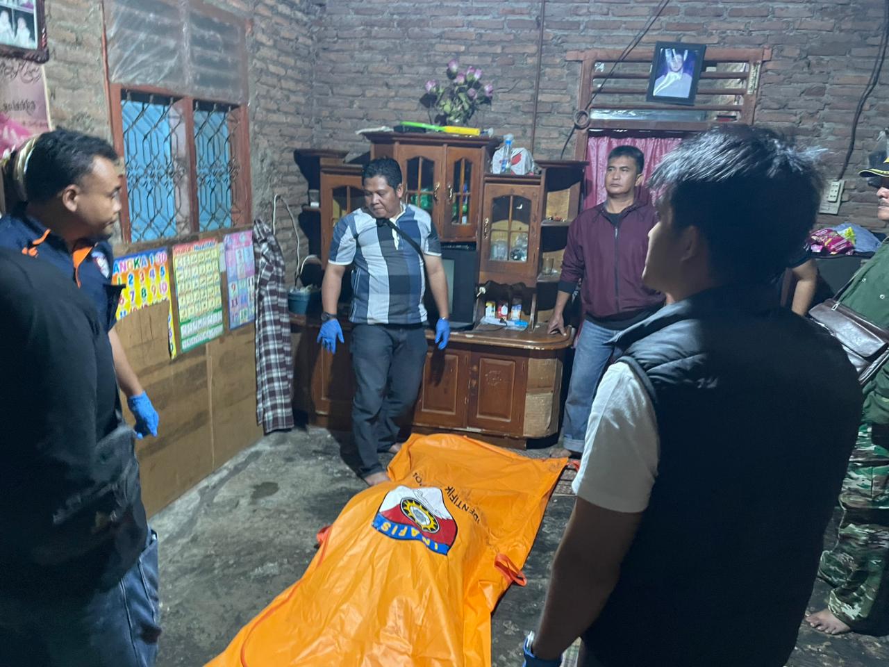Polsek Talang Padang Bersama Inafis Polres Tanggamus Tangani Penemuan Jenazah Warga di Kalibening