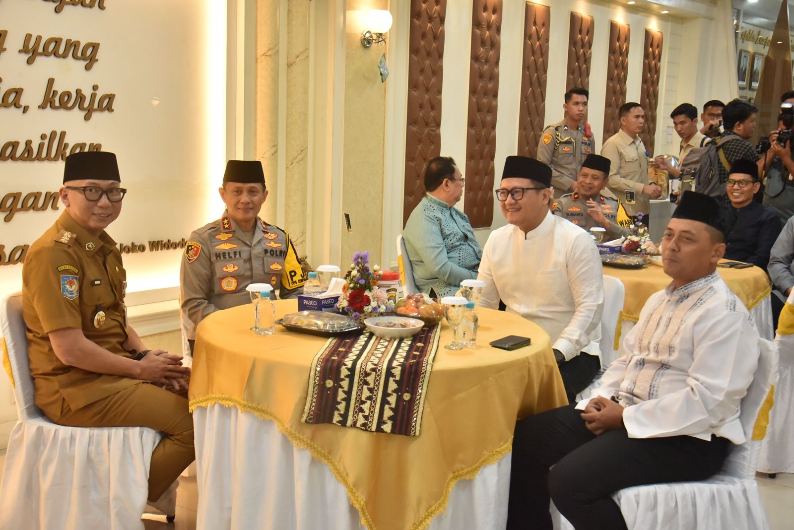 Perkuat Sinergi dan Jaga Stabilitas Kamtibmas, Kapolda Lampung Beserta Forkopimda dan Elemen Masyarakat Melaksanakan Buka Puasa Bersama