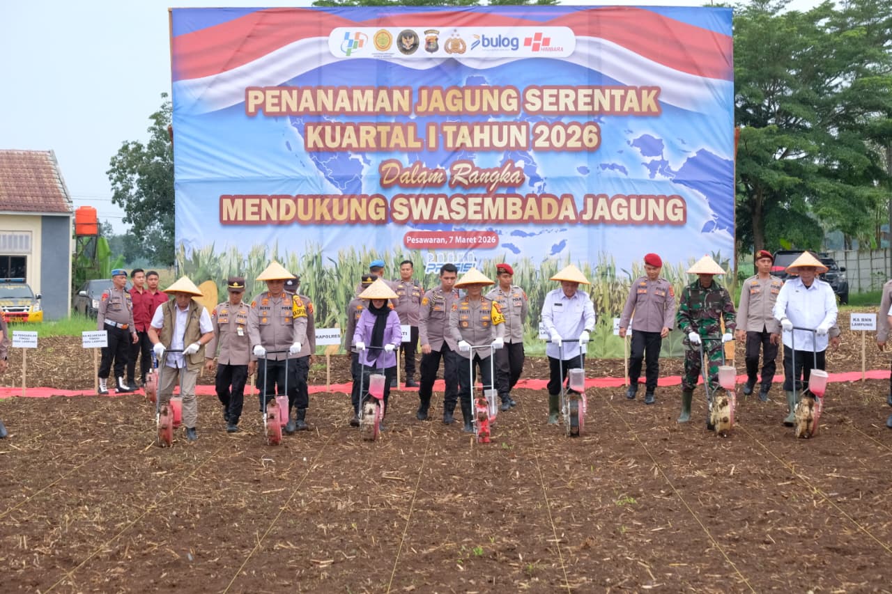 Kapolda Lampung Pimpin Penanaman Jagung Serentak Kuartal I di Pesawaran, Kapolri Beri Arahan Secara Daring 