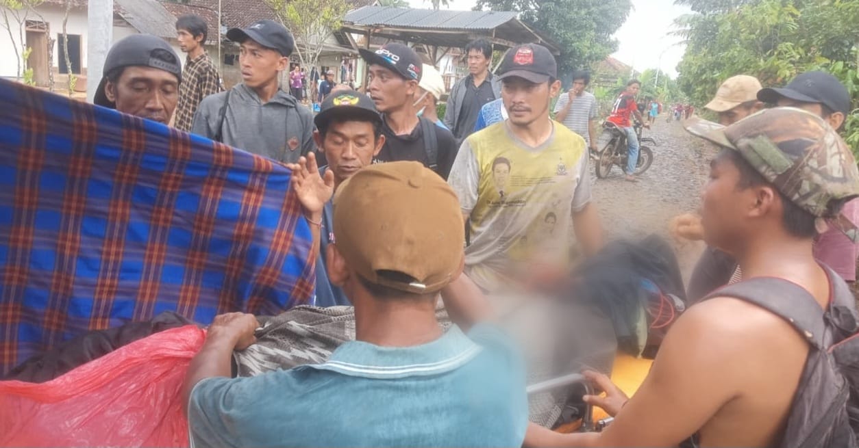 Polsek Pulau Panggung Identifikasi dan Evakuasi Jenazah Petani yang Dilaporkan Hilang