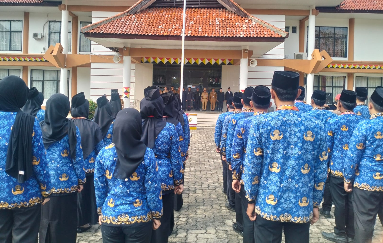 Bupati Tanggamus Moh Saleh Asnawi Lantik 136 PNS : PNS Harus Disiplin dan Jauhi Narkoba!