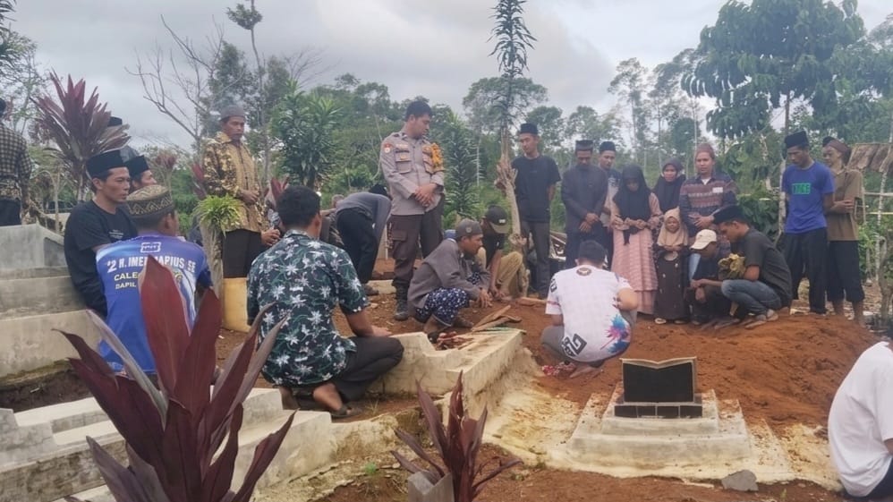Polsek Pulau Panggung Identifikasi Balita Tenggelam di Kolam Penampungan