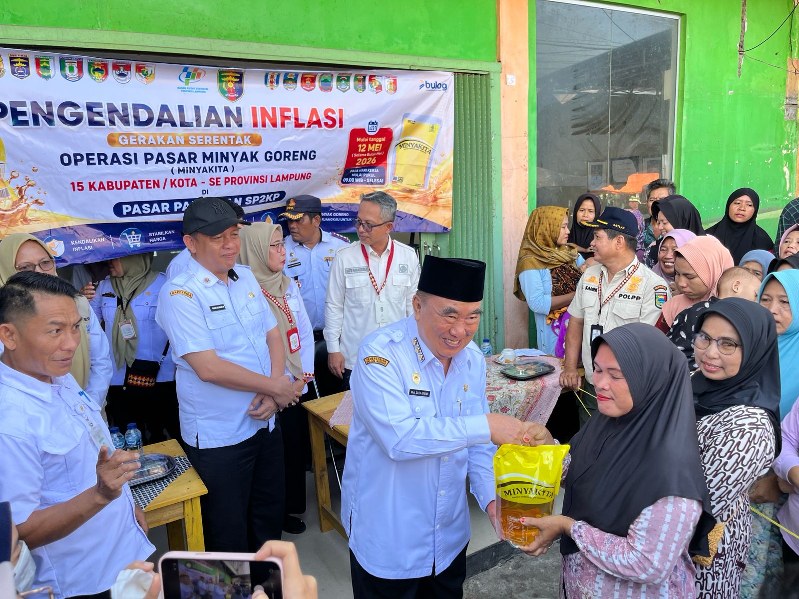 Bupati Tanggamus Tinjau Operasi MinyaKita di Pasar Kotaagung