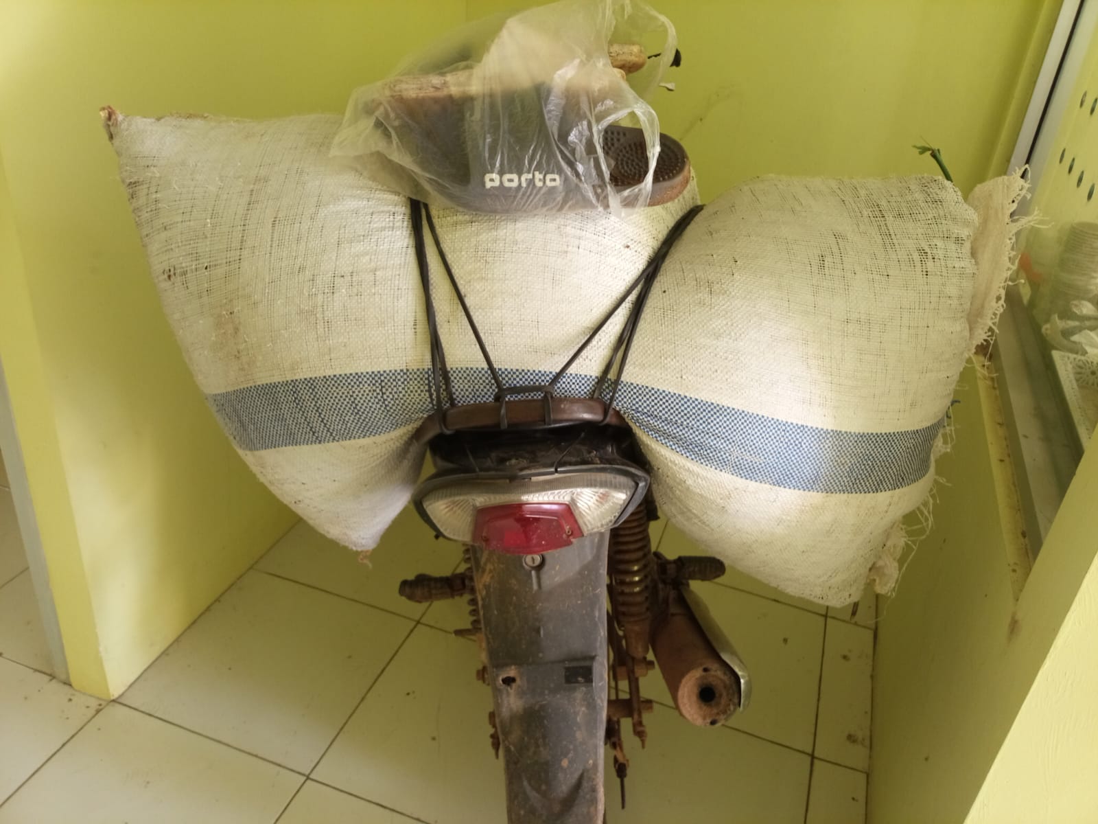 Patroli Malam, Anggota Polsubsektor Ulu Belu Amankan Motor dan Dua Karung Kopi Diduga Hasil Curian, Pelaku Kabur