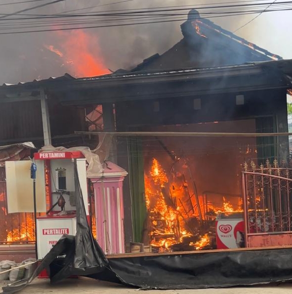 Rumah dan Mobil Pasutri Lansia di Madang Atas, Kotaagung Ludes Dilalap Si Jago Merah