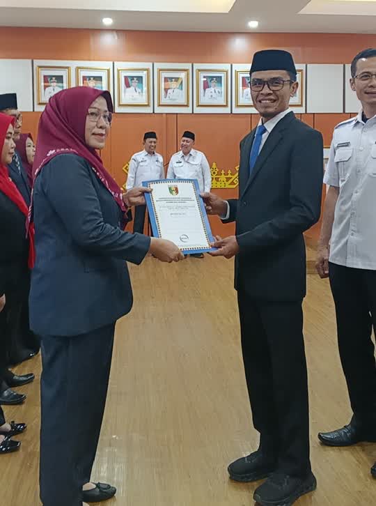 Wakil Bupati Tanggamus Resmi Lantik Riza Husna Sebagai Sekretaris Disdukcapil