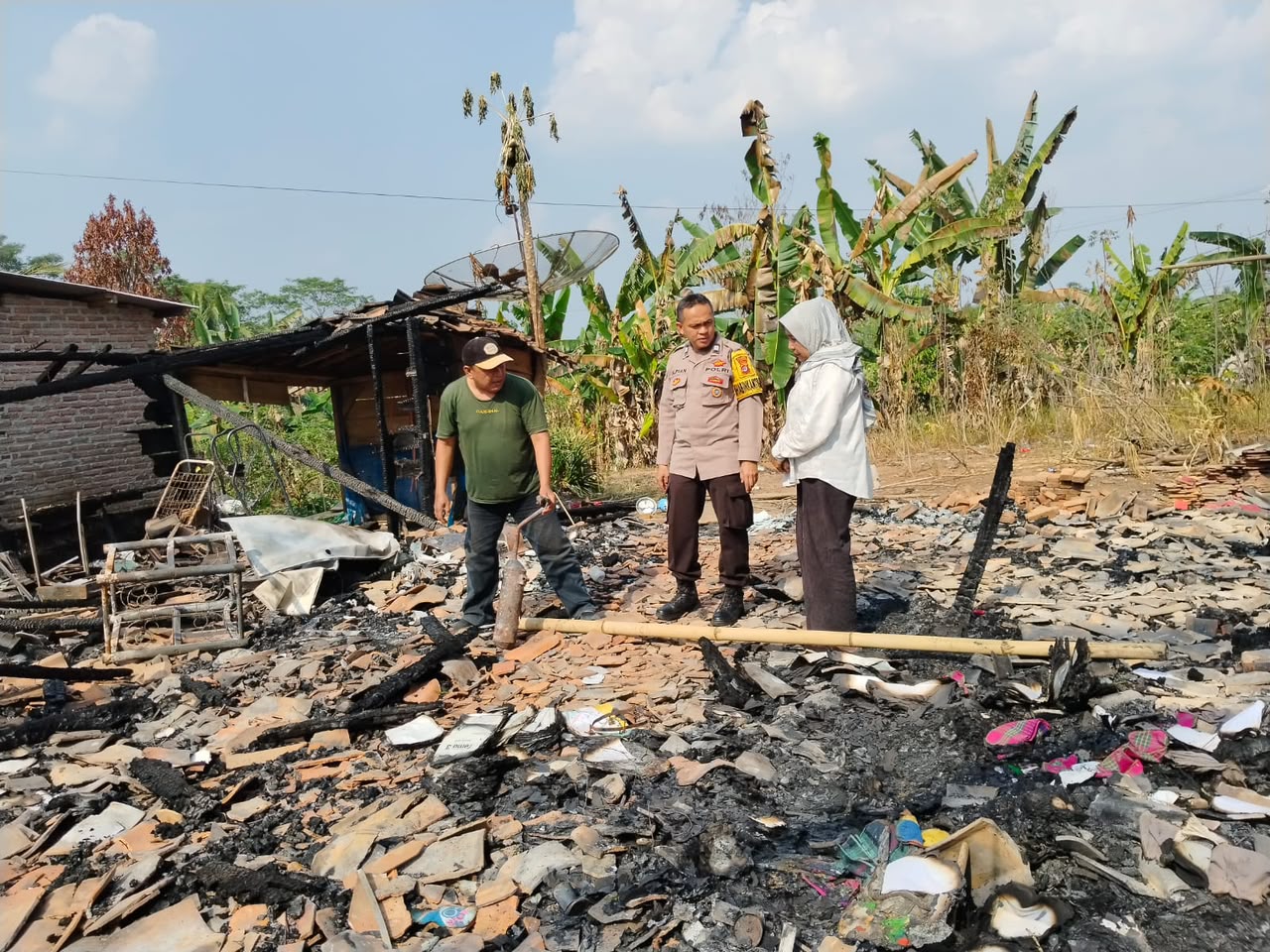 Polsek Pugung Identifikasi Kebakaran Rumah Warga di Pekon Way Manak